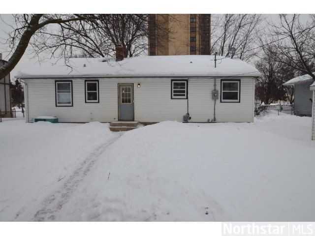 1740 Iowa Ave E - Photo 2 of 11