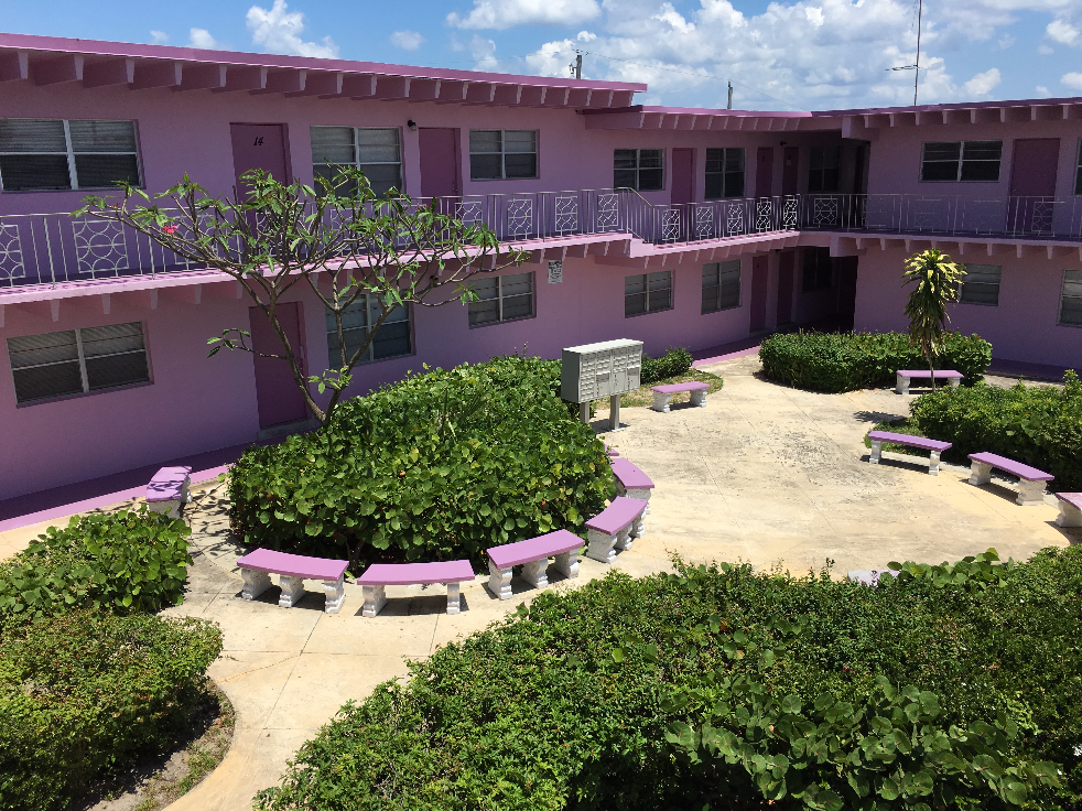 715 7th Street - Photo 2 of 5