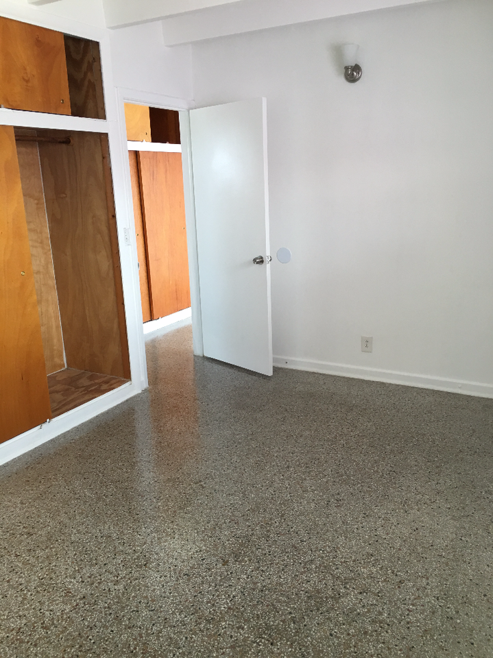 715 7th Street - Photo 3 of 5