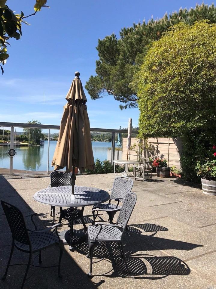 10 Leeward Rd - Photo 2 of 25