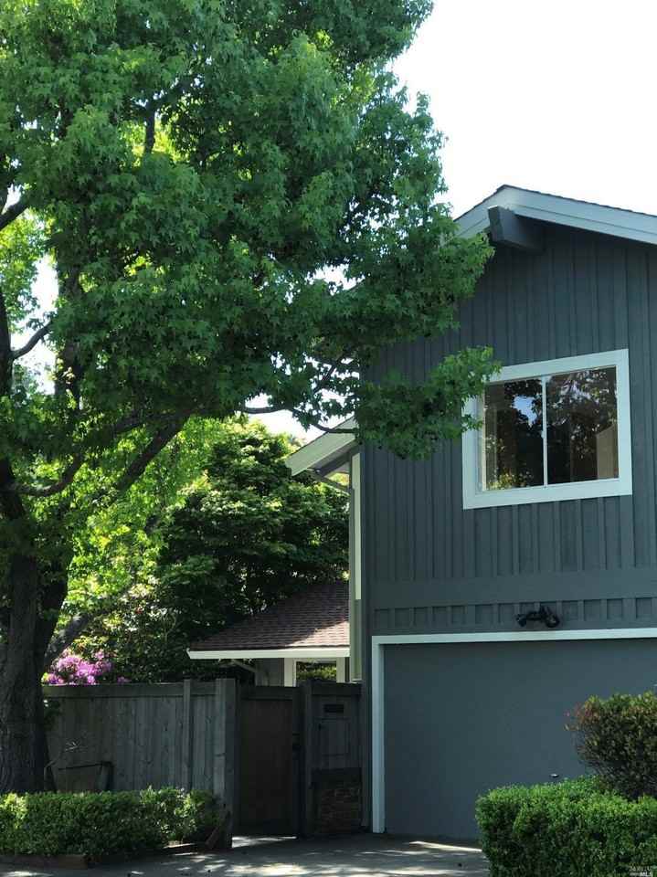 10 Leeward Rd - Photo 3 of 25