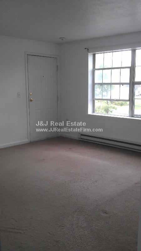 1 Amesbury St A - Photo 2 of 3