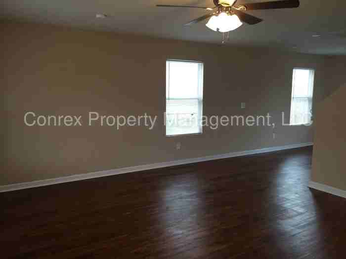 114 Dormont Dr NE - Photo 3 of 22