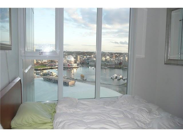 131 Regiment Square #1903