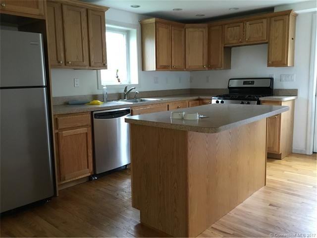 139 Hewitt Rd - Photo 3 of 17