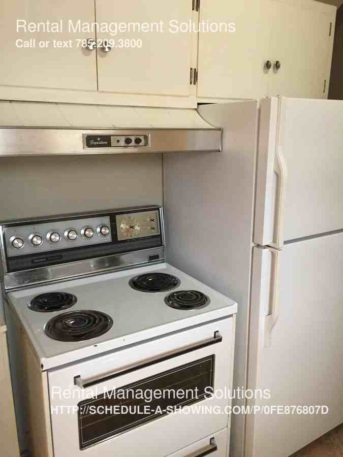 1014 SW 9th St - Photo 2 of 9