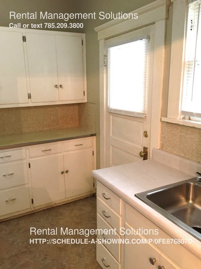 1014 SW 9th St - Photo 3 of 9