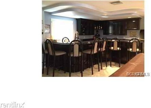 467 Independence Dr - Photo 3 of 11