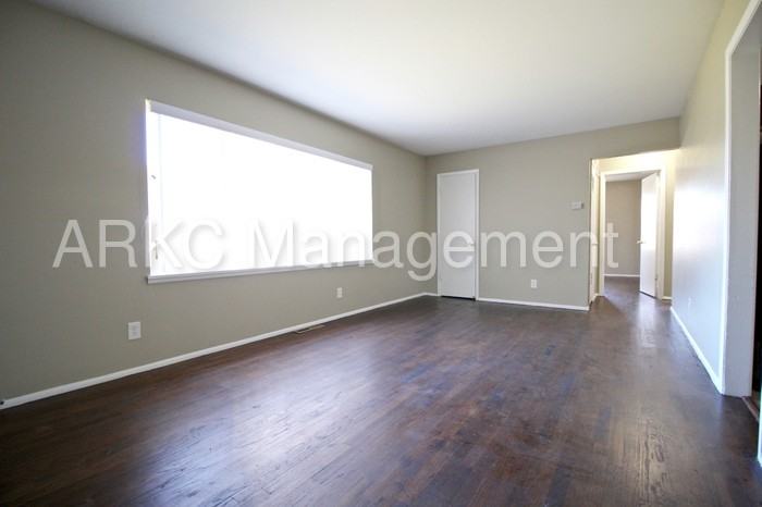 8829 Highland Ave - Photo 2 of 6