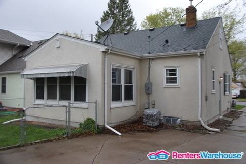 1786 Margaret St - Photo 3 of 24