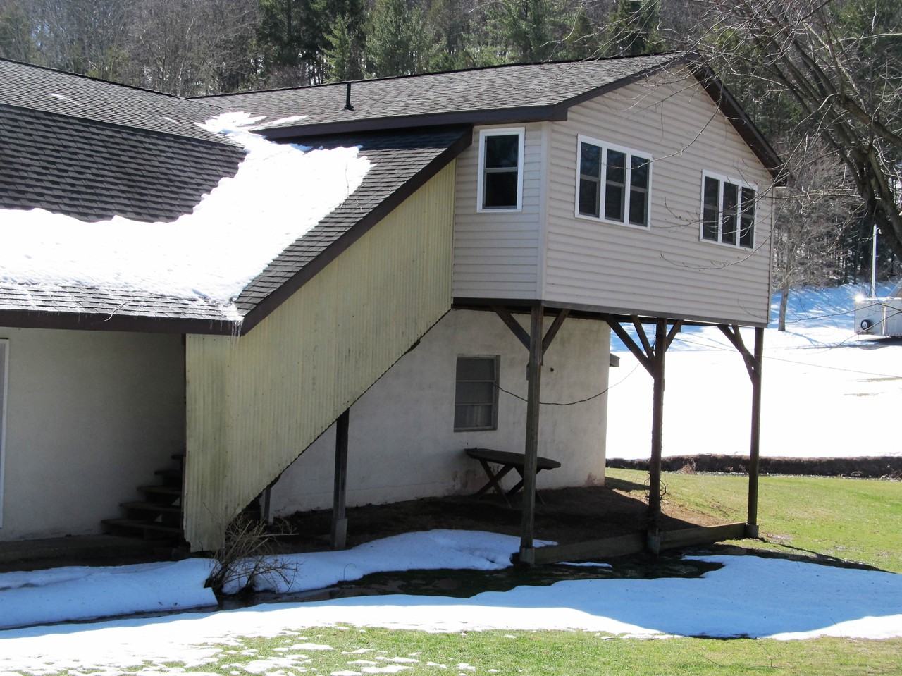 461 Silver Spring Blvd - Photo 2 of 8