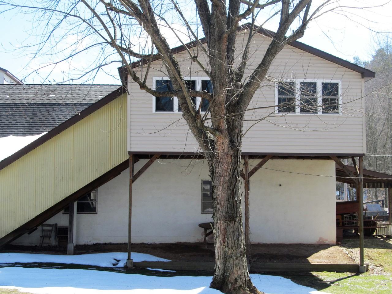 461 Silver Spring Blvd - Photo 3 of 8