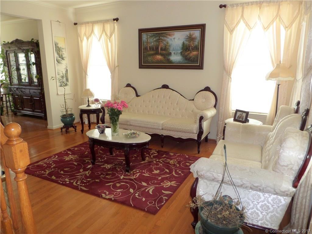 33 Independence Cir - Photo 2 of 21