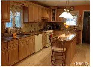 272 Westchester Ave - Photo 2 of 15