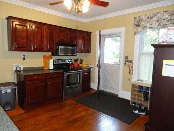 15 Lincoln St #1 - Photo 3 of 19