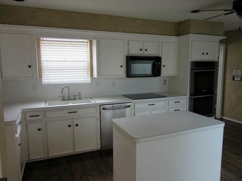 2823 Country Club Blvd - Photo 2 of 8