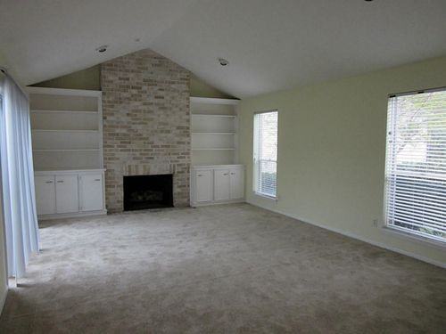 2823 Country Club Blvd - Photo 3 of 8