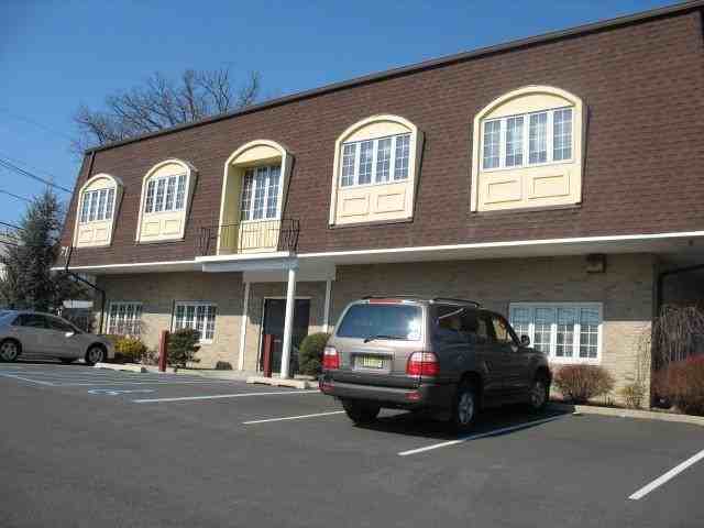 71 Franklin Turnpike - Photo 2 of 6