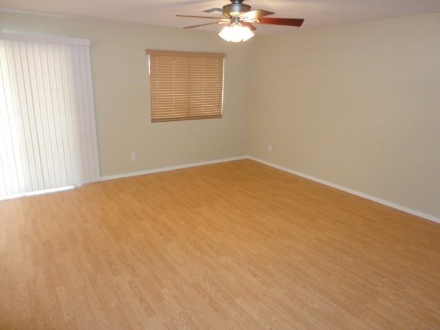 12347 W Devonshire Ave - Photo 3 of 22