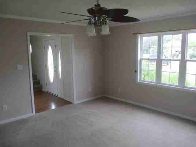 111 Pleasant Court - Photo 2 of 15