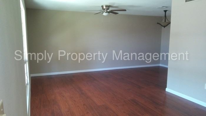10326 W Charter Oak Dr - Photo 2 of 23