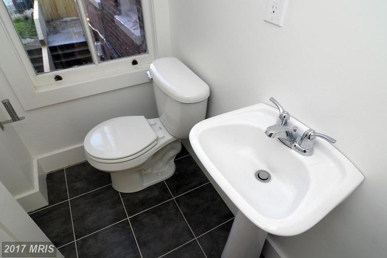 749 Park Rd NW #1 - Photo 4 of 8