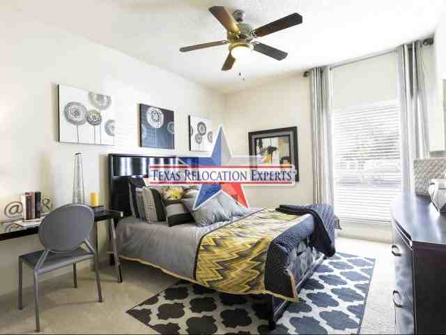 1530 NW Crossroads - Photo 3 of 3