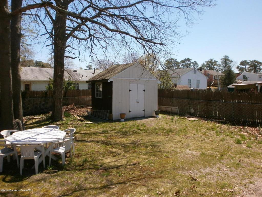 421 Mermaid Ave - Photo 2 of 13