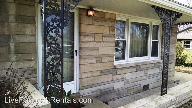 1321 Charleston Dr - Photo 2 of 15