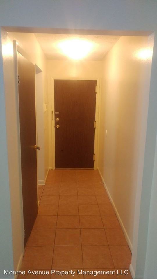 9 Lacroix Ct Dr #E - Photo 3 of 50