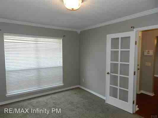3904 Holleyberry Ln - Photo 3 of 41
