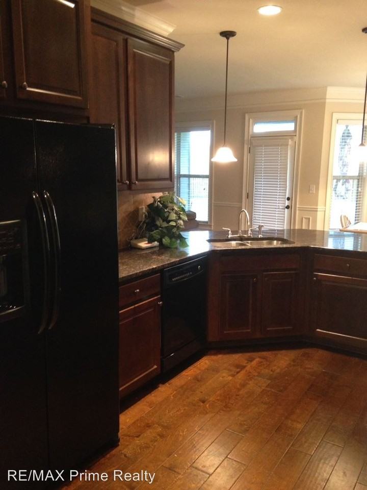 11 Lee Road 2000 - Photo 3 of 13