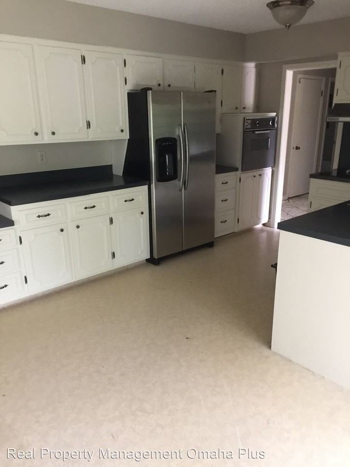 12123 Westover Rd - Photo 2 of 12