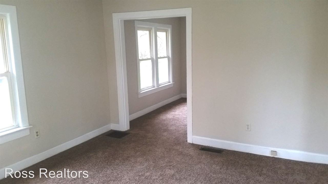 529 Bassett Ave - Photo 2 of 13