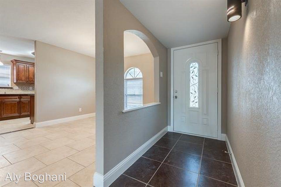 1904 Haymeadow - Photo 3 of 19