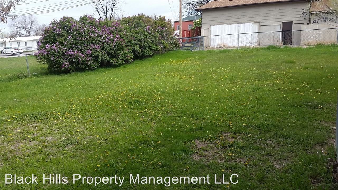 406 E Adams St - Photo 2 of 8