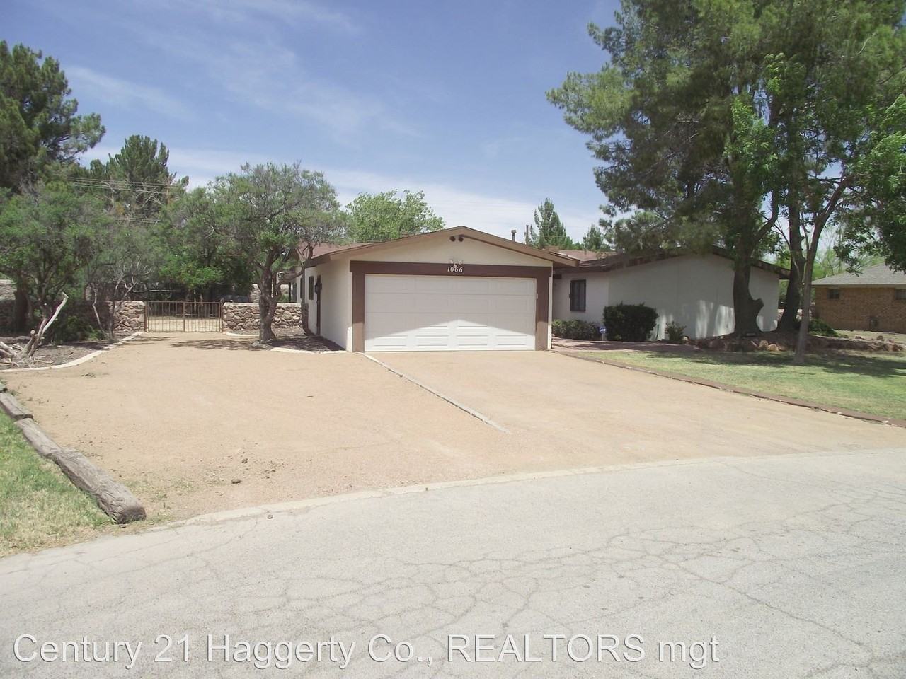 1066 Esplanada Cir - Photo 2 of 27
