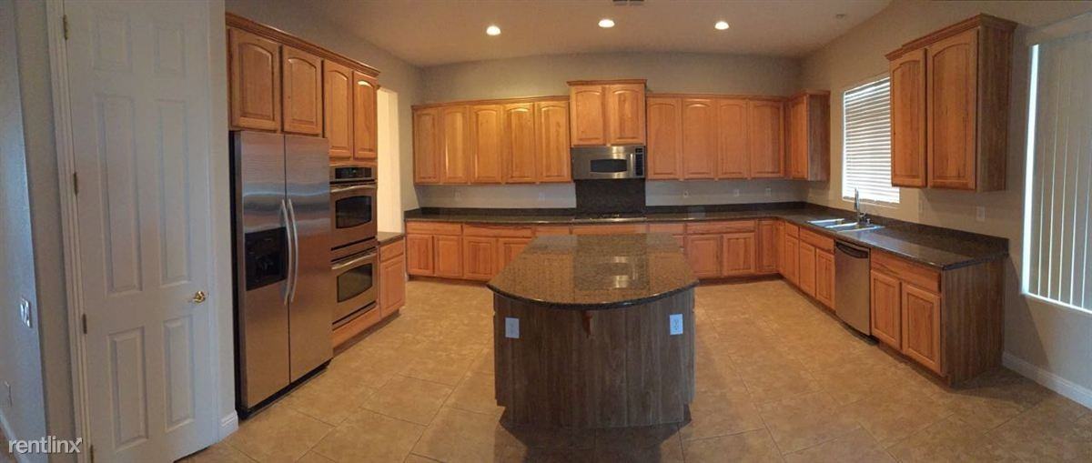 7286 Mt Kearsarge St - Photo 3 of 10