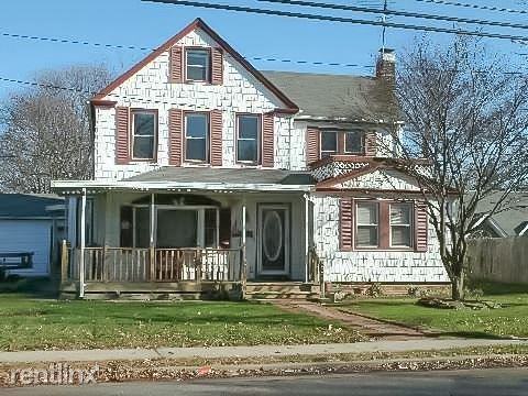 247 Railroad Ave #2 - Photo 2 of 5