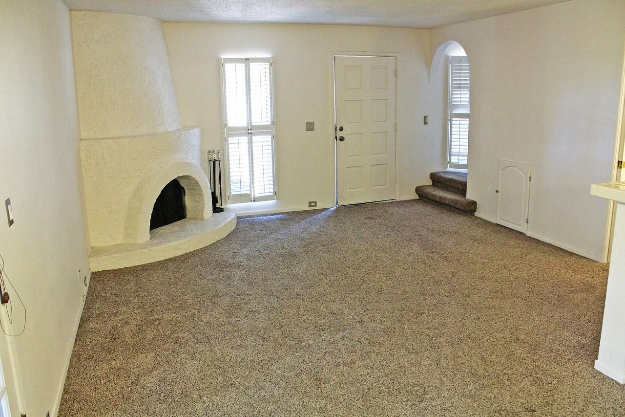 10409 N 9th St #2 - Photo 3 of 23