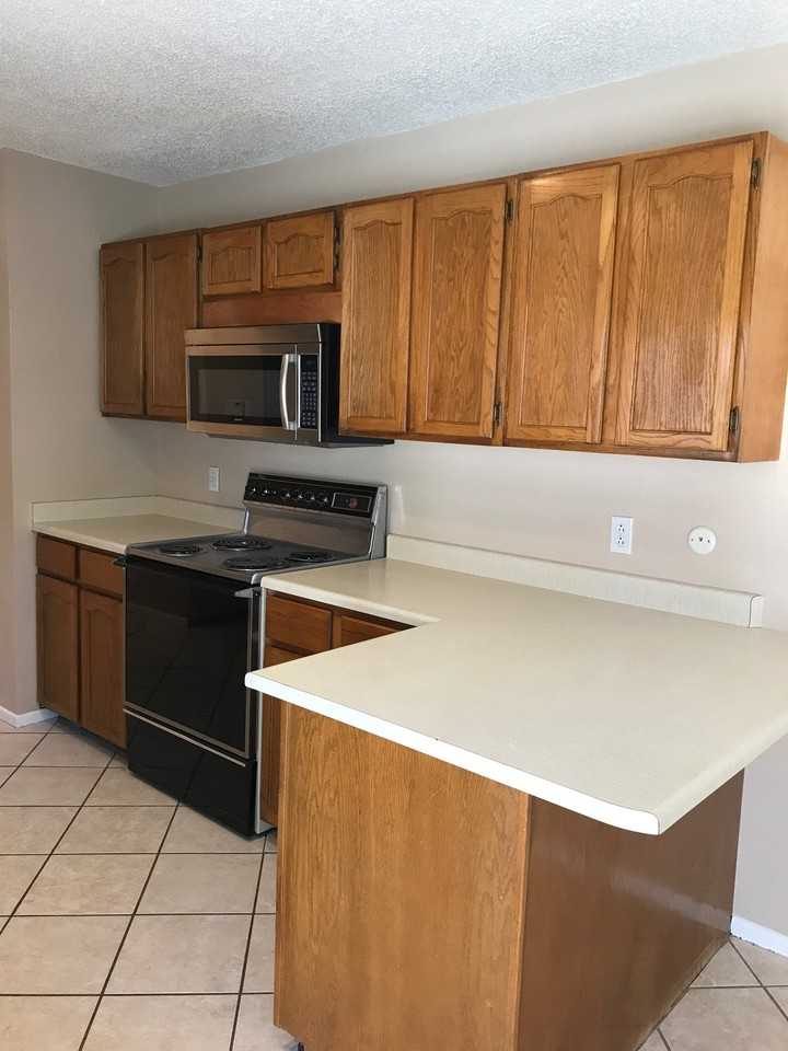 3231 Whittle Way - Photo 2 of 23