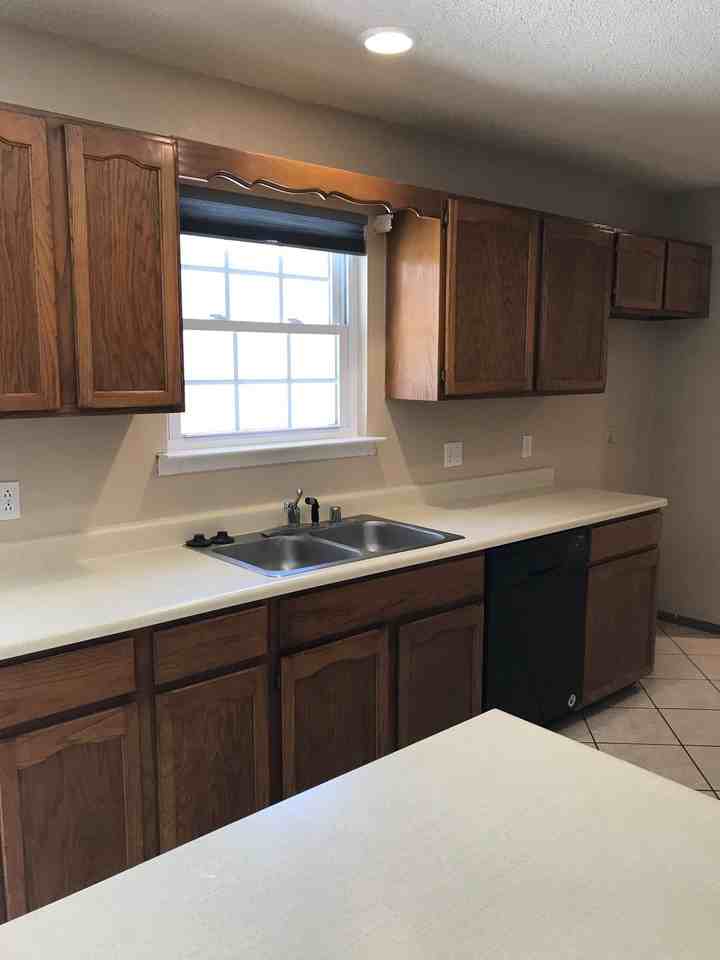 3231 Whittle Way - Photo 3 of 23