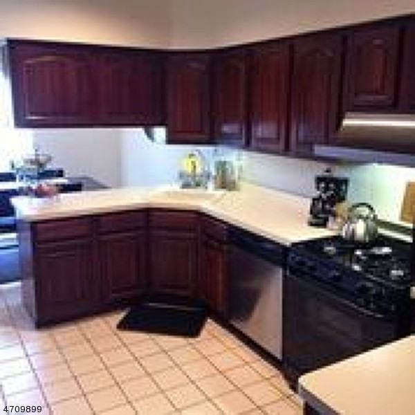 42 Andrea Dr - Photo 3 of 19