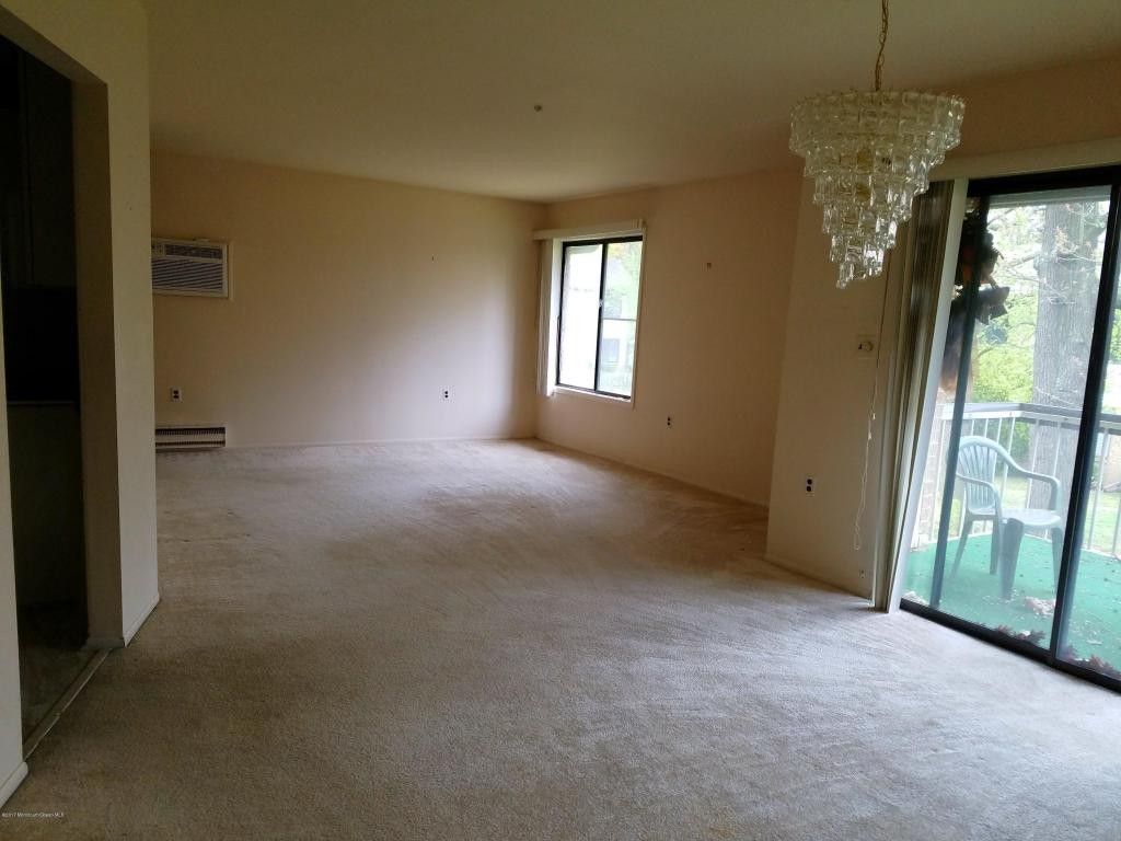 12 Pine Cluster Cir #F - Photo 3 of 7