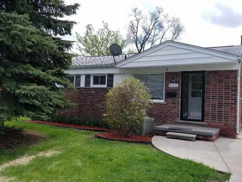 533 Martin Luther King Jr Blvd N - Photo 2 of 25