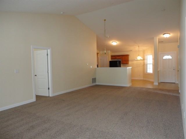 7113 Graymont Dr - Photo 3 of 13