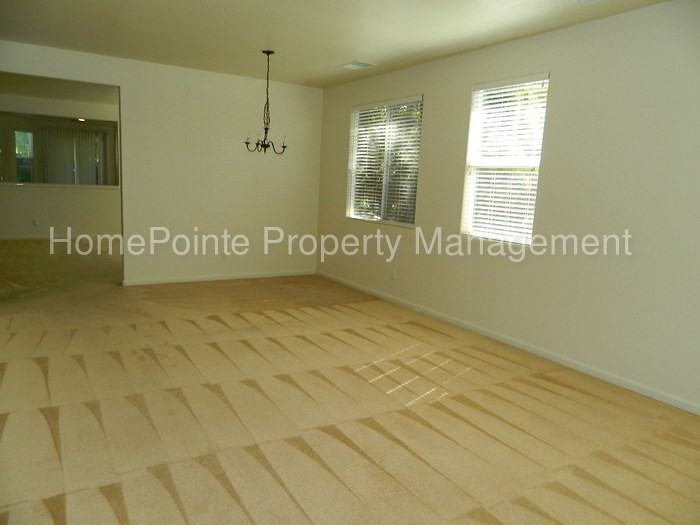 10128 Brian Kelly Way - Photo 2 of 11