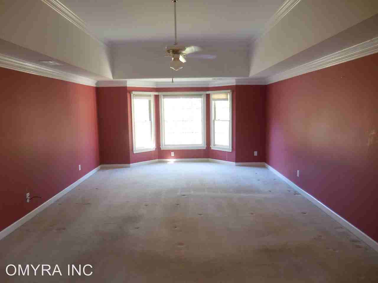 8860 Torrington Dr - Photo 2 of 5