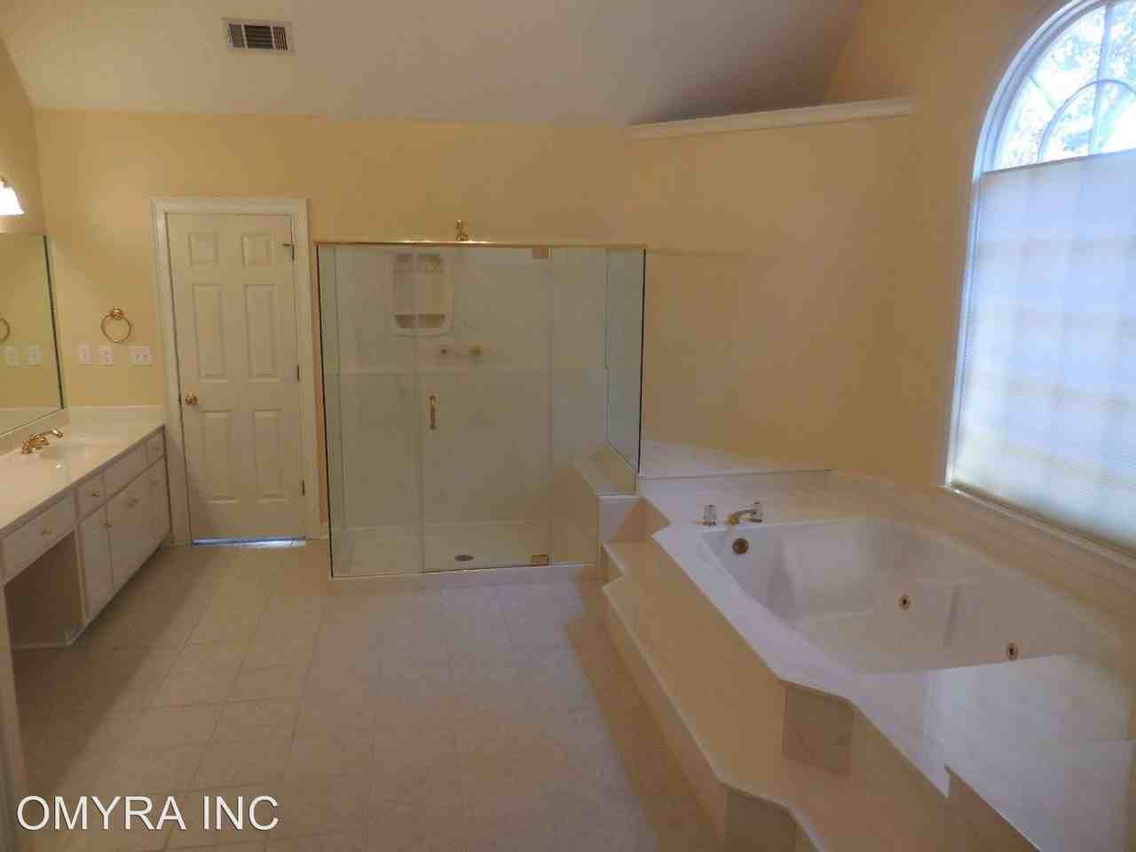 8860 Torrington Dr - Photo 3 of 5