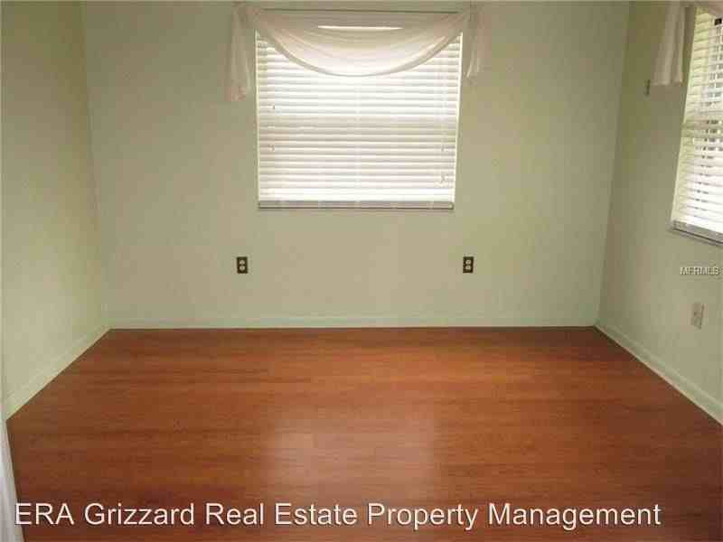 1026 Dundee Cir - Photo 3 of 16